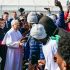 El papa León XIV saluda a los migrantes del centro Las Raíces, en San Cristóbal de La Laguna, a las afueras de Santa Cruz de Tenerife, Islas Canarias.
