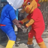 La policía peruana hizo un operativo disfrazados como las mascotas del Mundial.