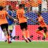 Crysencio Summerville celebra el último gol de Países Bajos.