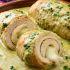 Sencillos rollitos de pollo en salsa poblana, una receta muy mexicana