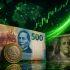 Billete y moneda mexicanos frente a un dólar con una gráfica verde ascendente que representa la apreciación del peso mexicano.