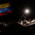 Miles de damnificados permanecen en campamentos temporales mientras continúa la emergencia.