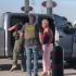 Agentes de ICE interceptan a una mujer nativa en Chaparral, Nuevo México.