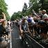 Isaac del Toro pudo sobreponerse a una caída a falta de 20 kilómetros para la meta en la etapa 15 del Tour de Francia.