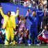 Madonna junto a Ronaldinho y Ronaldo en el medio tiempo del Super Bowl