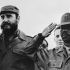 El presidente del Consejo de Estado de Cuba, Fidel Castro (izquierda), y al presidente de Etiopía, Mengistu Haile Mariam