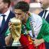 Gavi, con el trofeo del Mundial 2026.