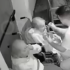 La Fiscalía de Mar del Plata investiga a un enfermero captado en video golpeando e insultando a dos abuelitas en un geriátrico.