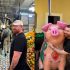 El cantante Sam Smith visitó un mercado durante su estancia en Guadalajara.