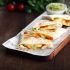 Sincronizadas de pollo con verduras: receta fácil y rápida