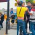 Les dieron con todo a farderos en un estacionamiento del Walmart