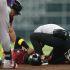 Los médicos de los Diamondbacks de Arizona ingresaron al campo para atender a Geraldo Perdomo después del batazo que recibió en la cabeza.