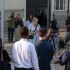 Padres de Jake y Callum Robinson salen de la corte en Ensenada tras la primera audiencia del juicio por el asesinato de los surfistas.