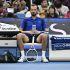 El ruso Daniil Medvedev fue descalificado luego de golpear a un aficionado en el rostro con una pelota.