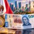 Peso mexicano se aprecia frente al dólar; billete de 500 pesos y monedas mexicanas junto a indicadores financieros.Peso mexicano se aprecia frente al dólar; billete de 500 pesos y monedas mexicanas junto a indicadores financieros.