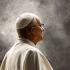 El papa descansa en su habitación del hospital tras despertar con normalidad de la cirugía.