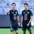 Rafael Márquez observó el entrenamiento de los Tigres y conversó con Víctor Manuel Vucetich durante su visita a Monterrey.