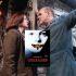 Jodie Foster y Anthony Hopkins en una escena de El silencio de los inocentes, con el cartel de la película superpuesto.