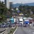 Las filas en ambos carriles, tanto en dirección a la Ciudad de México como a Toluca, son largas debido al bloqueo