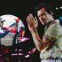 Harry Styles se molesta con hombre que buscaba su autógrafo
