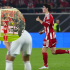 Hormiga González recibió el cariño de la afición del Olympiacos.