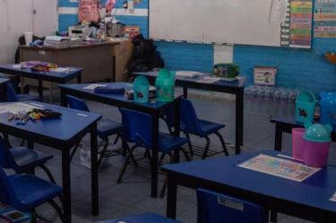 Mientras que para las regiones sureste y laguna, se recorre el horario de entrada a clases presenciales de los niveles de primaria y secundaria para las 9:00 horas.