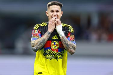 Brian Rodríguez celebra su cumpleaños y afición pide su salida de América