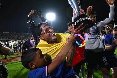 Willer Ditta en la celebración del título de Cruz Azul