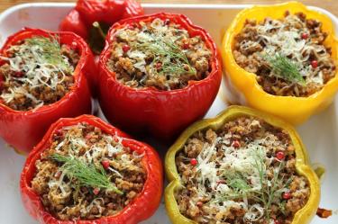 Receta de pimientos rellenos de carne gratinados