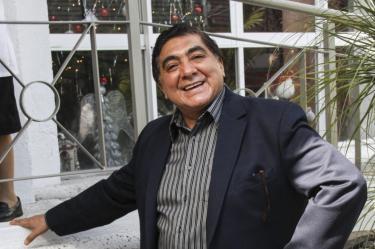 Carlos Bonavides responde a las críticas por recibir la Pensión Bienestar