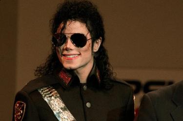 Michael Jackson: venden su icónico guante con cristales Swarovski por una fortuna