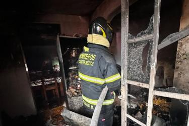 Como medida de seguridad, se evacuaron a seis personas, entre ellas dos menores de edad