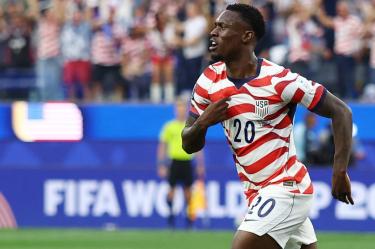 Folarin Balogun convirti´el 2-0 y 3-0 de Estados Unidos en el primer tiempo frente a Paraguay.