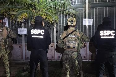 La Semar, SSPC y FGR desmantelaron un laboratorio de metanfetamina en Zapopan, Jalisco, donde se aseguraron fentanilo, químicos, armas y equipos de comunicación.