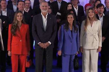 El vestuario de la familia real española asemeja a la bandera de Francia.