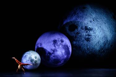 Siete bailarines de la agrupación Physical Momentum participarán en este ejercicio coreográfico en donde la luna es una intérprete.