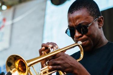 Olson Joseph explora la raíz africana en América a través del jazz
