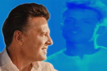 Luis Miguel reaparece en nuevo comercial.