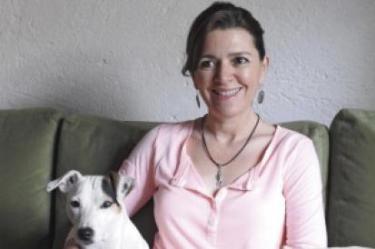 "Esos huesos bajo la ceiba", una historia de mentiras y resiliencia, novela de Susana Corcuera.