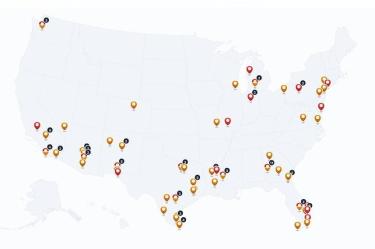 El Panel de mortalidad en centros de detención de ICE, creado por Austin Kocher, documenta más de 50 muertes bajo custodia en la administración Trump y ofrece datos e infografías para un análisis crítico del sistema migratorio.