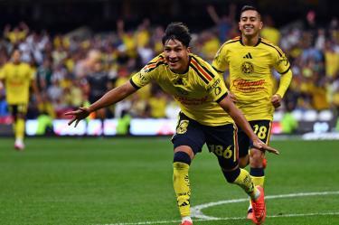 Diego Arriaga celebra su primer gol en Liga MX ante el Atlético San Luis.