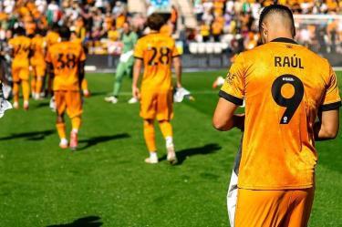 Raúl Jiménez asistió en la victoria de los Wolves ante Preston