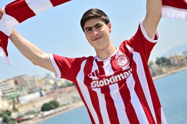 La afición de las Chivas invadió las redes sociales del Olympiacos tras el fichaje de la Hormiga González