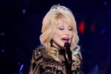 Dolly Parton preocupa a los 80 años tras revelar que atraviesa "momentos difíciles"