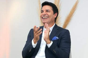 Chayanne le hace un guiño al nuevo trend viral de redes sociales