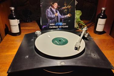 Mis 40 en Bellas Artes es uno de los discos más icónicos de Alberto Aguilera, ya que fue el primer artista de la cultura popular en presentarse en el recinto