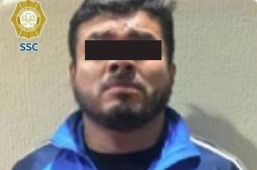 Los uniformados se aproximaron y le marcaron el alto. Sin embargo, al notar la presencia policial, el hombre intentó escapar, aunque fue alcanzado y detenido metros adelante.