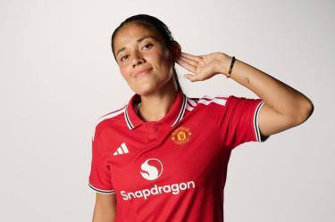 Rebe Bernal firmó un contrato hasta 2029 con el equipo inglés