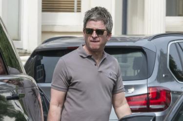 Noel y Liam Gallagher hacen vibrar a los fans de Oasis en Venecia