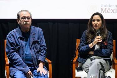 Claudia Curiel de Icaza, secretaria de Cultura y Paco Ignacio Taibo II, director del Fondo de Cultura Económica.